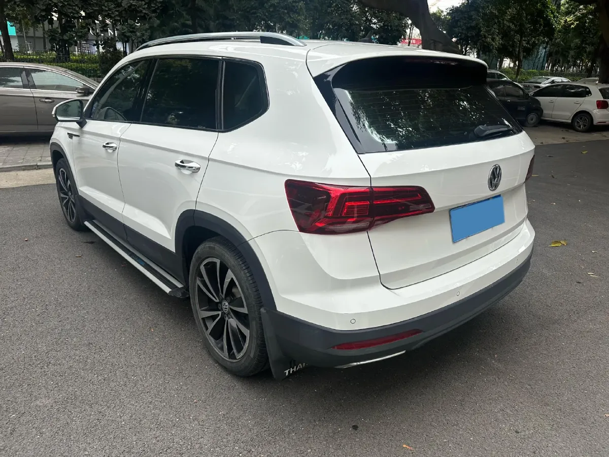 2019 MINI MINI 1.5T 102HP L3 7DCT,autocango,china used car exporter,china ev exporter,chinese used car exporter,chinese used ev exporter