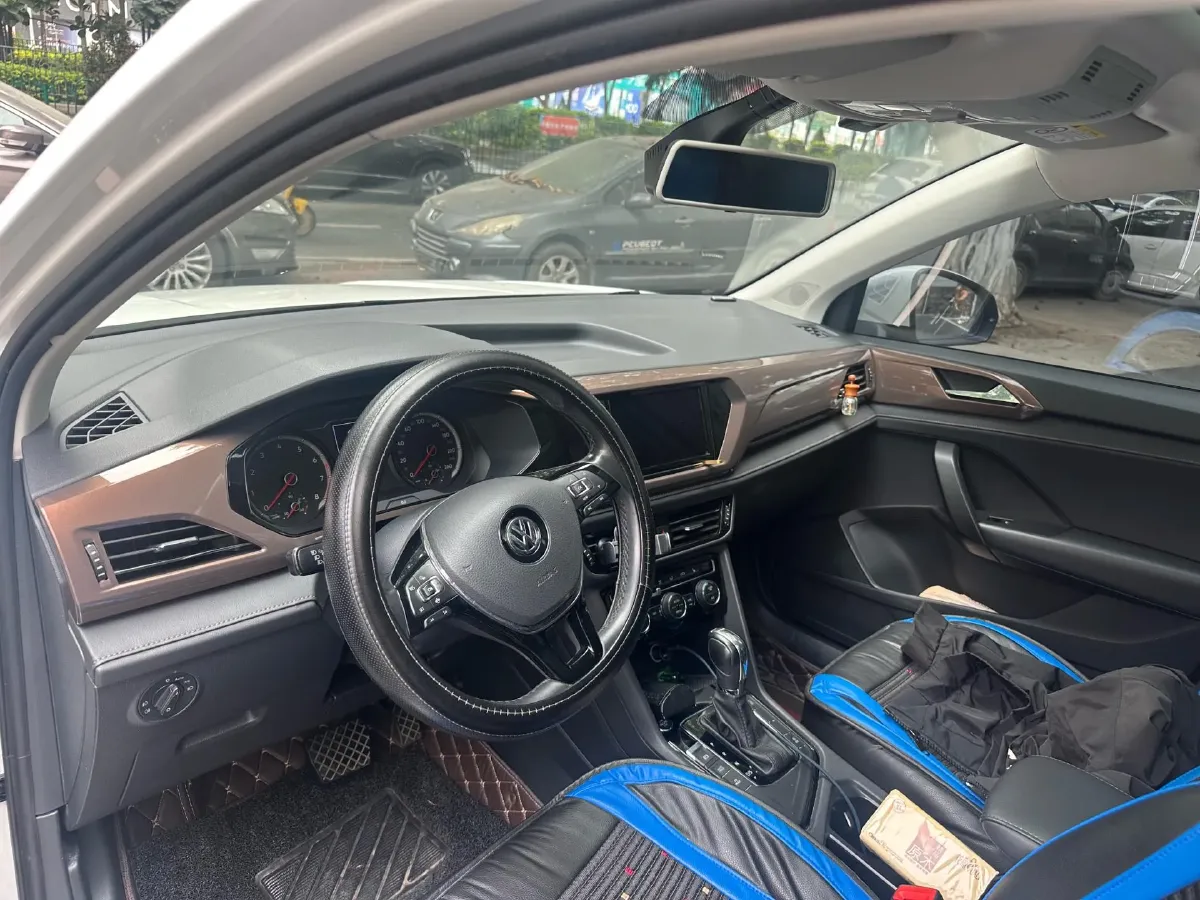 2019 MINI MINI 1.5T 102HP L3 7DCT,autocango,china used car exporter,china ev exporter,chinese used car exporter,chinese used ev exporter