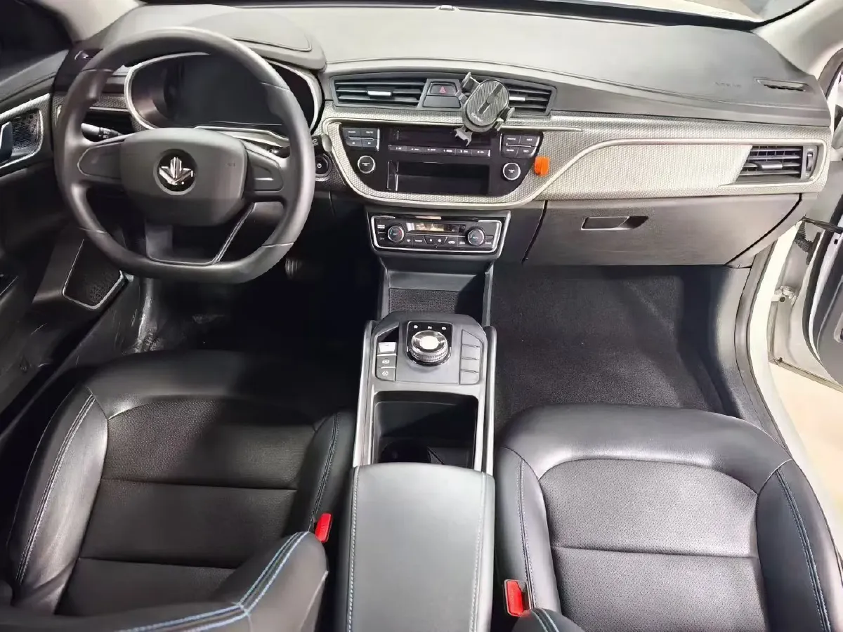 2023 Livan Maple 60s BEV 51.8KWH,autocango,china used car exporter,china ev exporter,chinese used car exporter,chinese used ev exporter