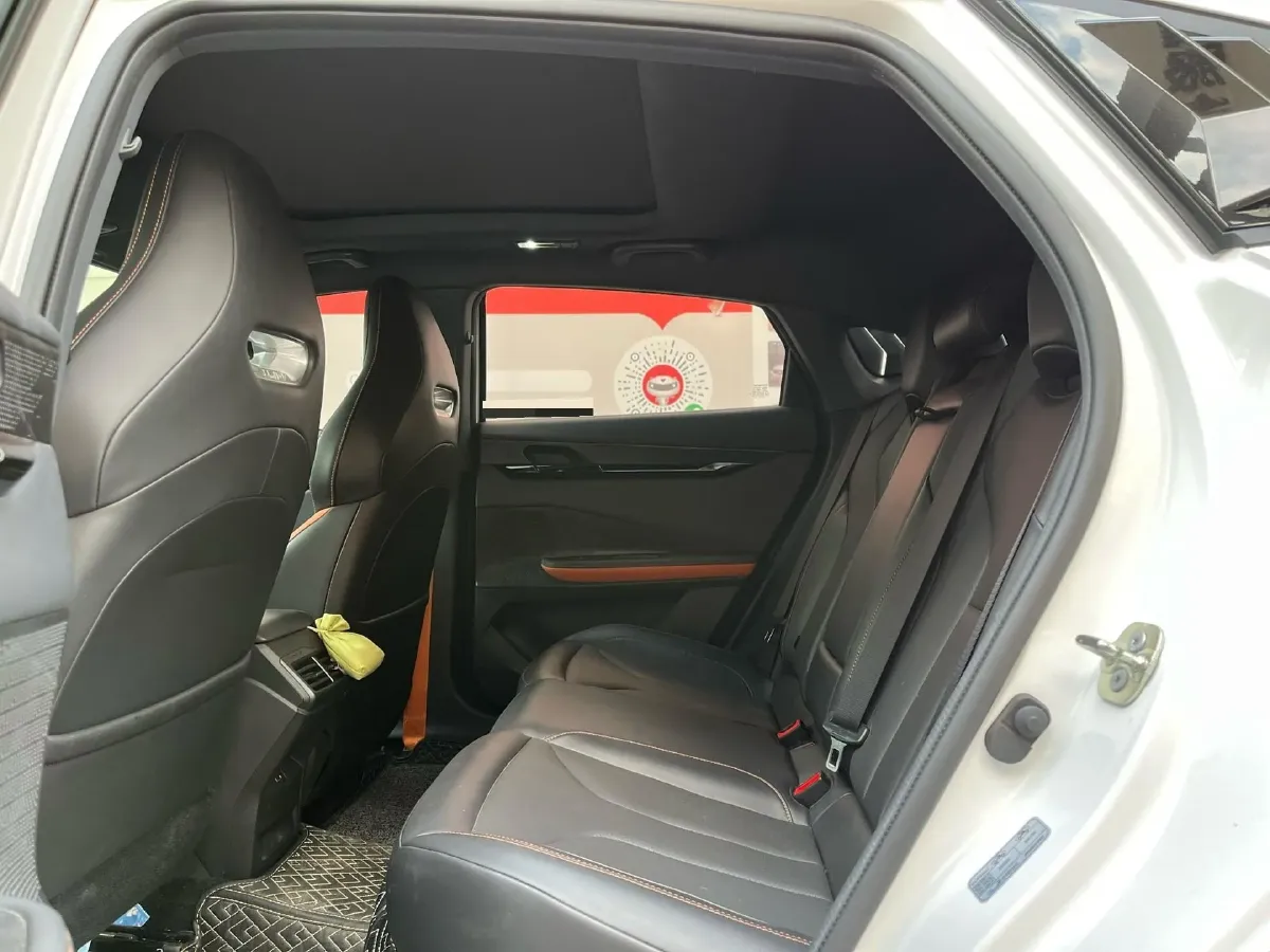 2023 ChangAn UNI-V 1.5T 188HP L4 7DCT,autocango,china used car exporter,china ev exporter,chinese used car exporter,chinese used ev exporter