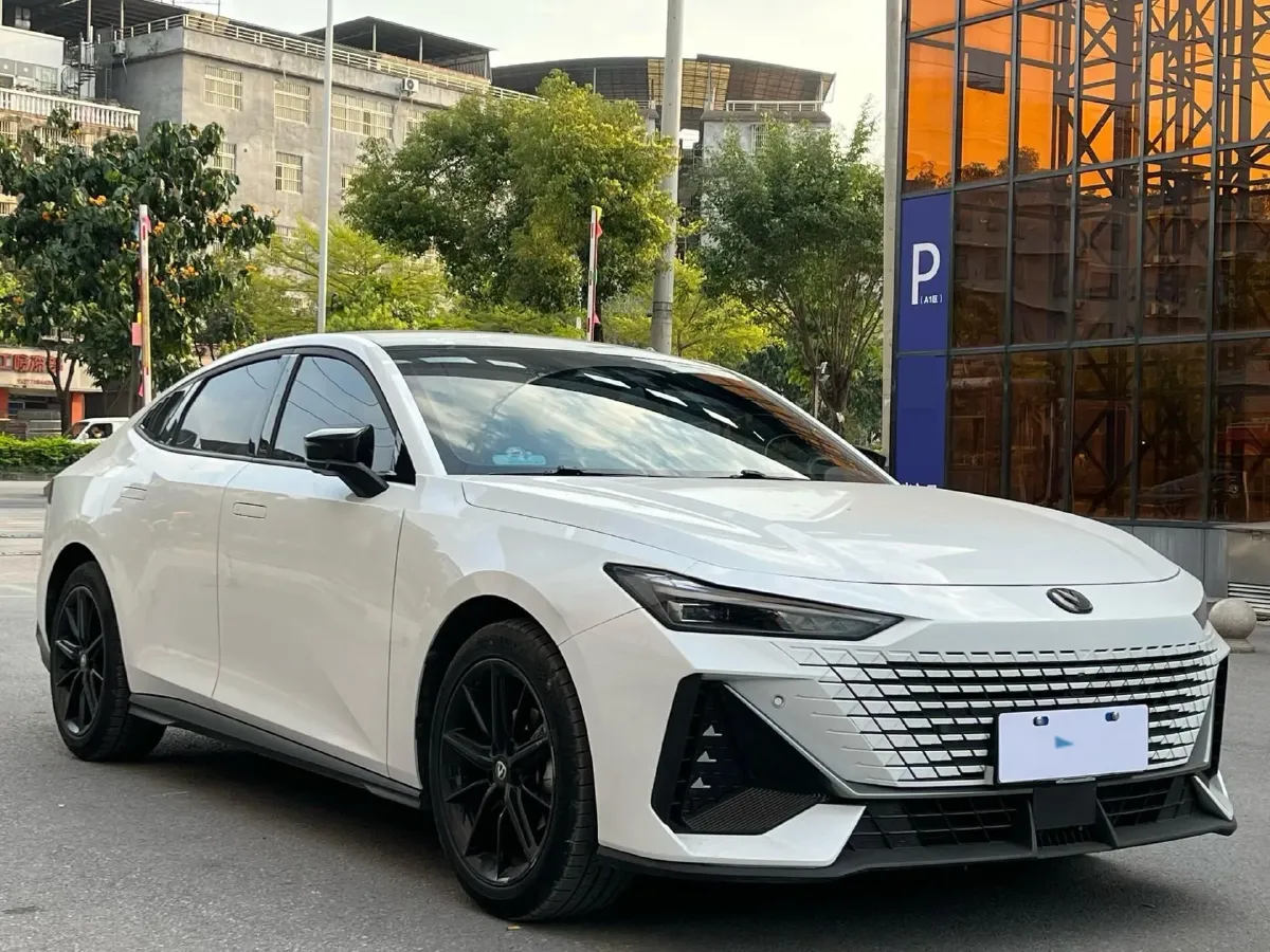 2023 ChangAn UNI-V 1.5T 188HP L4 7DCT,autocango,china used car exporter,china ev exporter,chinese used car exporter,chinese used ev exporter
