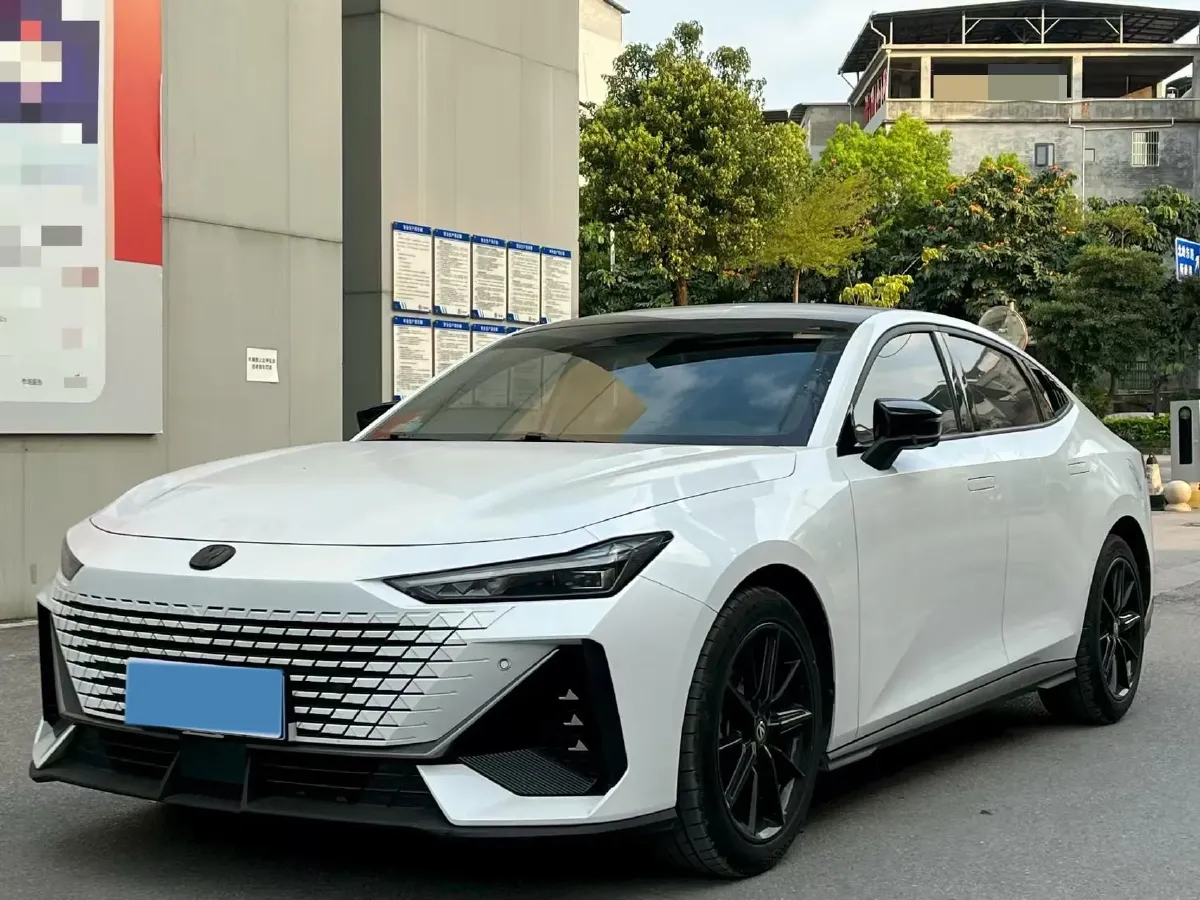 2023 ChangAn UNI-V 1.5T 188HP L4 7DCT,autocango,china used car exporter,china ev exporter,chinese used car exporter,chinese used ev exporter