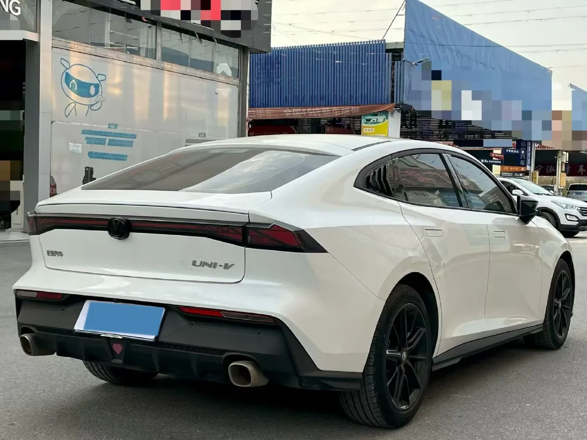 2023 ChangAn UNI-V 1.5T 188HP L4 7DCT,autocango,china used car exporter,china ev exporter,chinese used car exporter,chinese used ev exporter