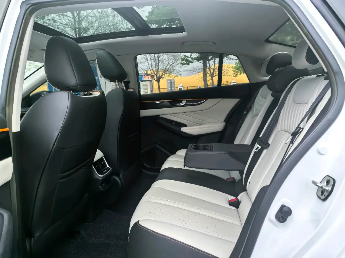 2021 DongFeng Aeolus YiXuan MAX 1.5T 190HP L4 7DCT,autocango,china used car exporter,china ev exporter,chinese used car exporter,chinese used ev exporter