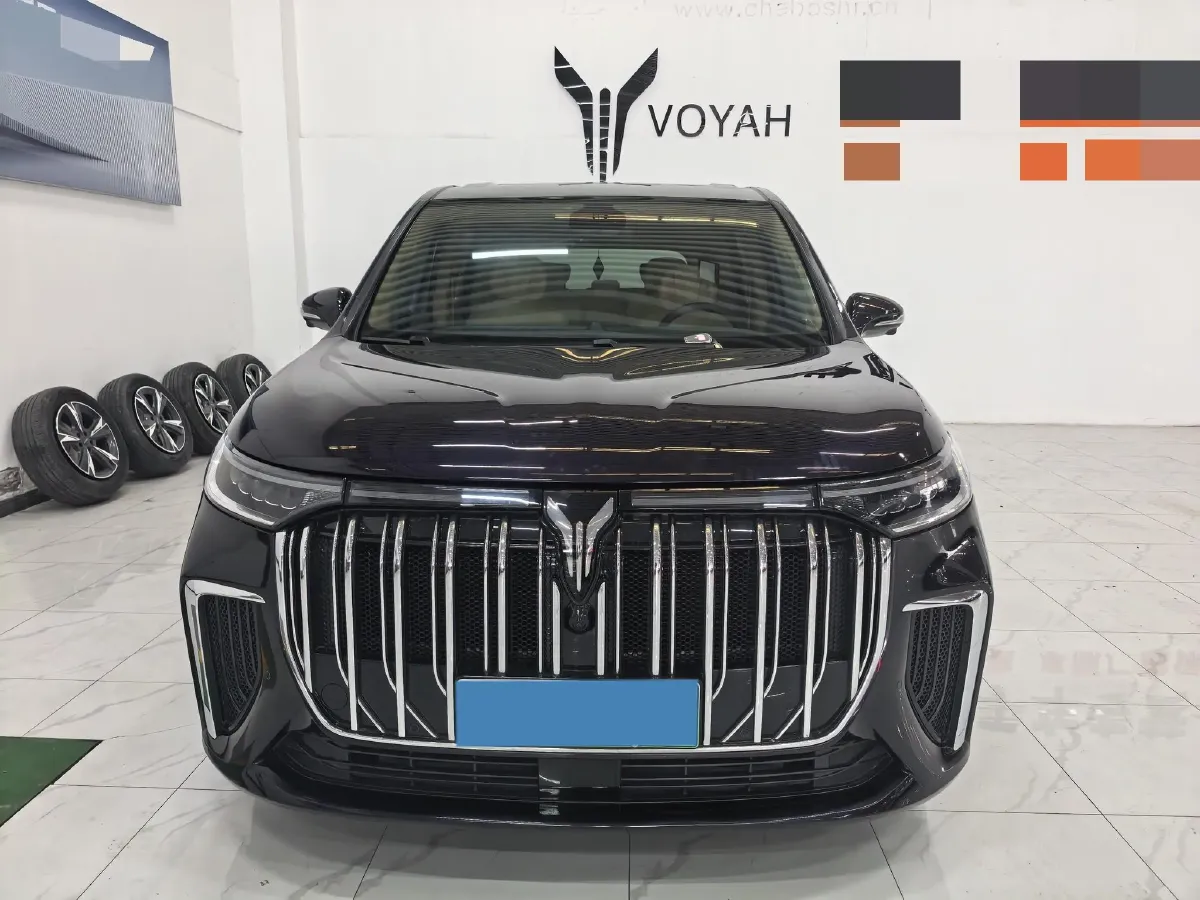 2024 Voyah Dream 1.5T 150HP L4 PHEV 43KWH,autocango,china used car exporter,china ev exporter,chinese used car exporter,chinese used ev exporter