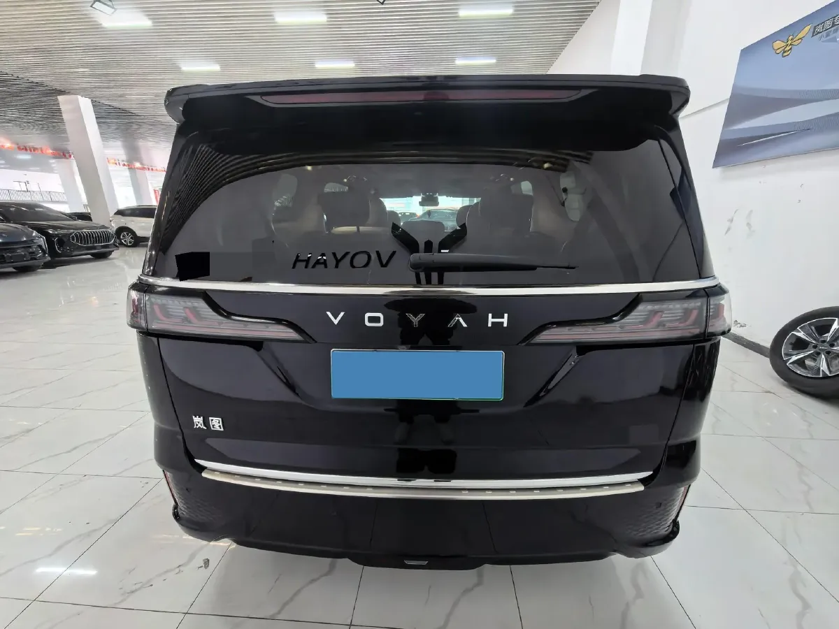2024 Voyah Dream 1.5T 150HP L4 PHEV 43KWH,autocango,china used car exporter,china ev exporter,chinese used car exporter,chinese used ev exporter