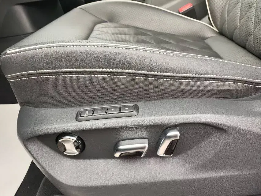 2021 Volkswagen Talagon 2.0T 220HP L4 7DCT,autocango,china used car exporter,china ev exporter,chinese used car exporter,chinese used ev exporter