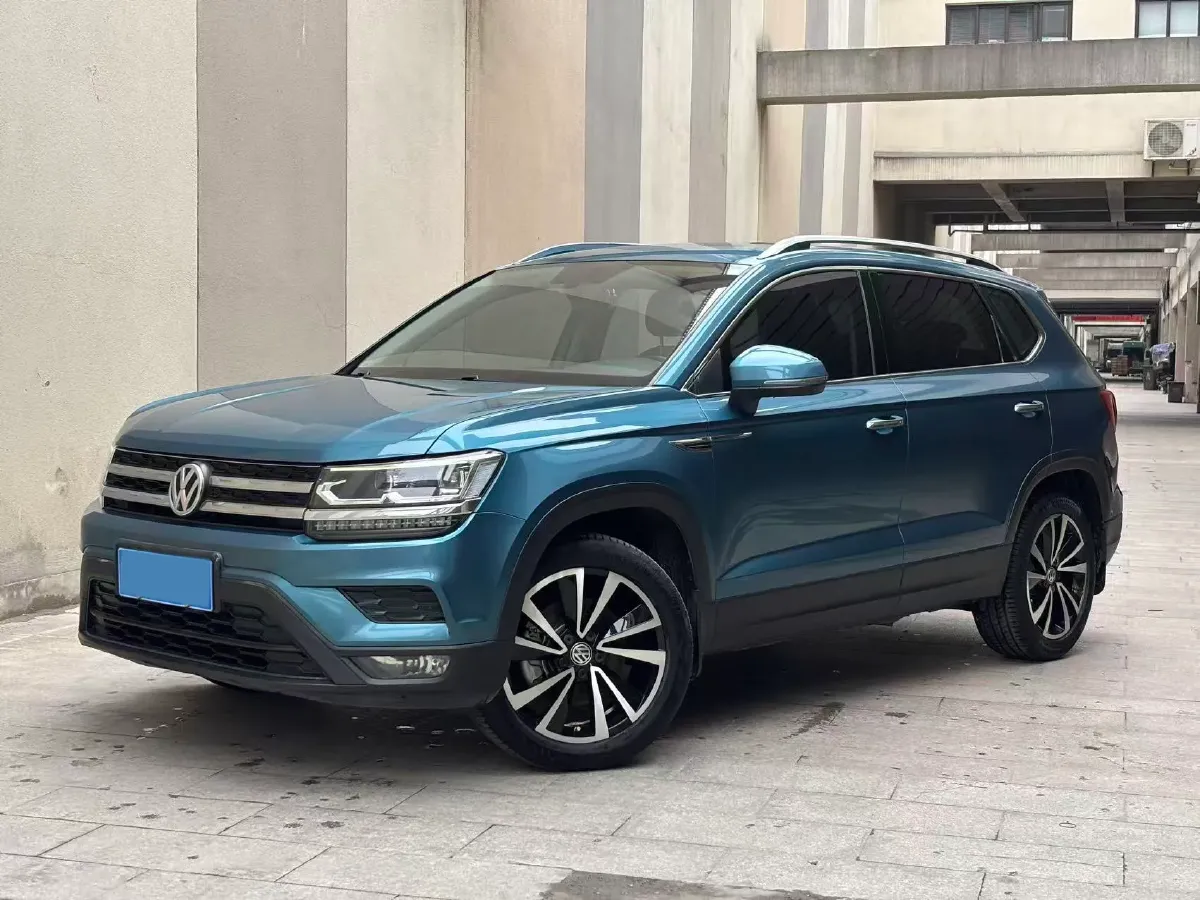 2019 MINI MINI 1.5T 102HP L3 7DCT,autocango,china used car exporter,china ev exporter,chinese used car exporter,chinese used ev exporter