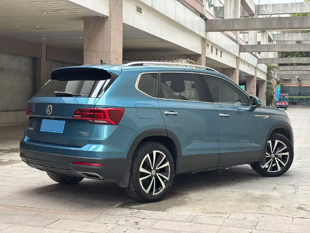 2019 MINI MINI 1.5T 102HP L3 7DCT,autocango,china used car exporter,china ev exporter,chinese used car exporter,chinese used ev exporter