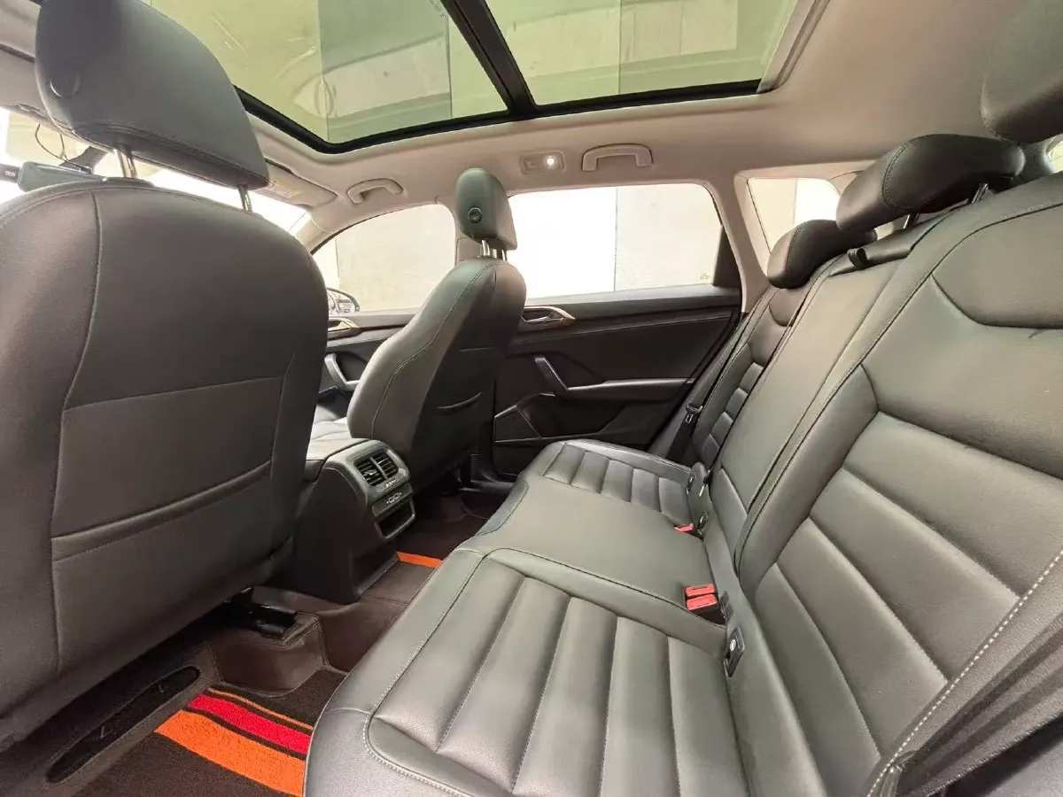 2019 MINI MINI 1.5T 102HP L3 7DCT,autocango,china used car exporter,china ev exporter,chinese used car exporter,chinese used ev exporter