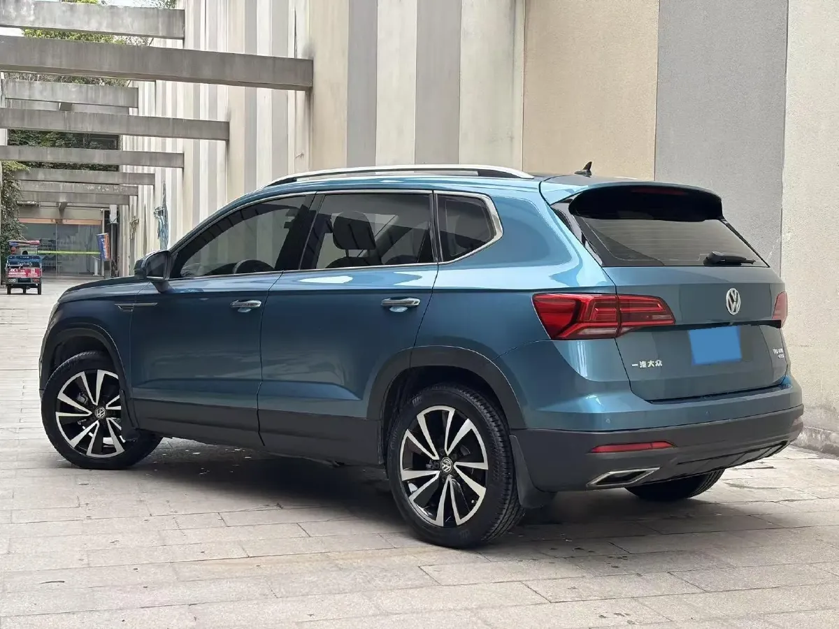 2019 MINI MINI 1.5T 102HP L3 7DCT,autocango,china used car exporter,china ev exporter,chinese used car exporter,chinese used ev exporter