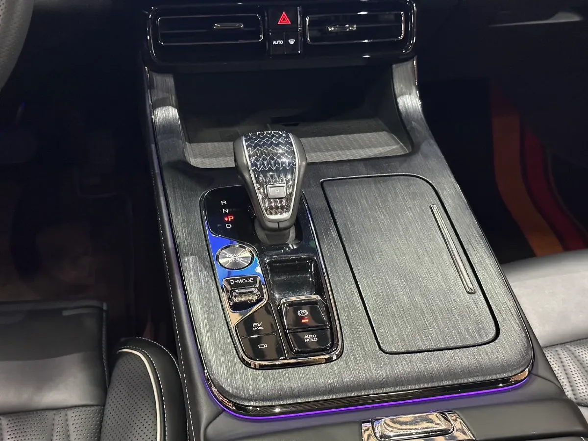 2022 GAC Trumpchi GS8 2.0T 190HP L4 E-CVT Hybrid,autocango,china used car exporter,china ev exporter,chinese used car exporter,chinese used ev exporter