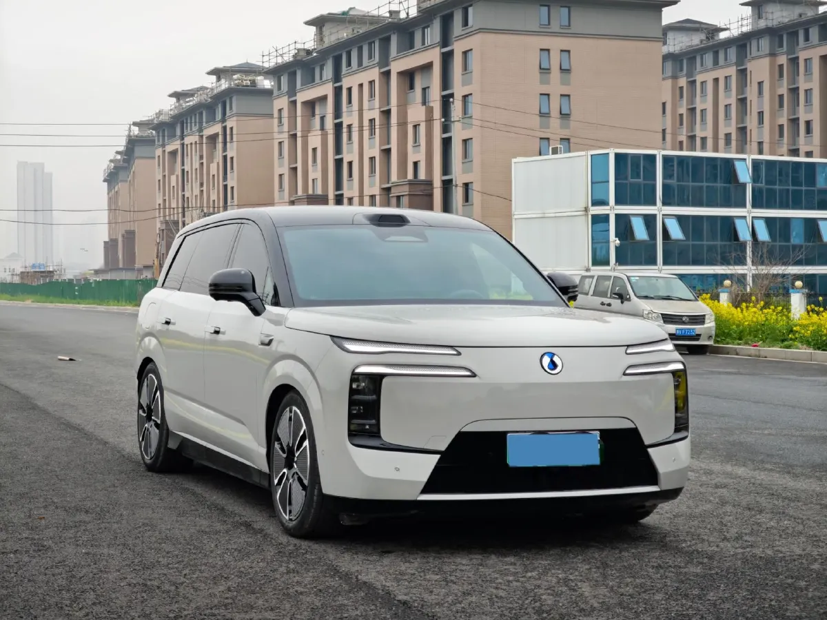 2025 Denza DenzaN8L 2.0T 207HP L4 E-CVT PHEV,autocango,china used car exporter,china ev exporter,chinese used car exporter,chinese used ev exporter