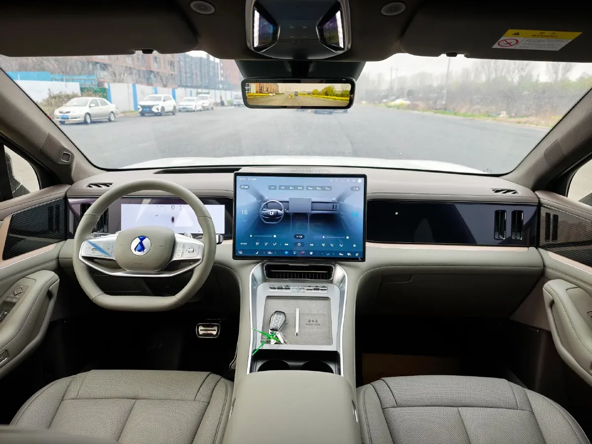 2025 Denza DenzaN8L 2.0T 207HP L4 E-CVT PHEV,autocango,china used car exporter,china ev exporter,chinese used car exporter,chinese used ev exporter