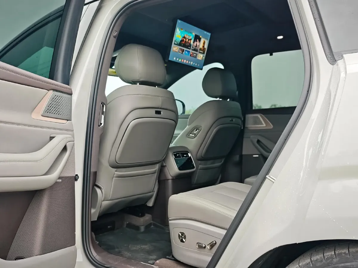 2025 Denza DenzaN8L 2.0T 207HP L4 E-CVT PHEV,autocango,china used car exporter,china ev exporter,chinese used car exporter,chinese used ev exporter