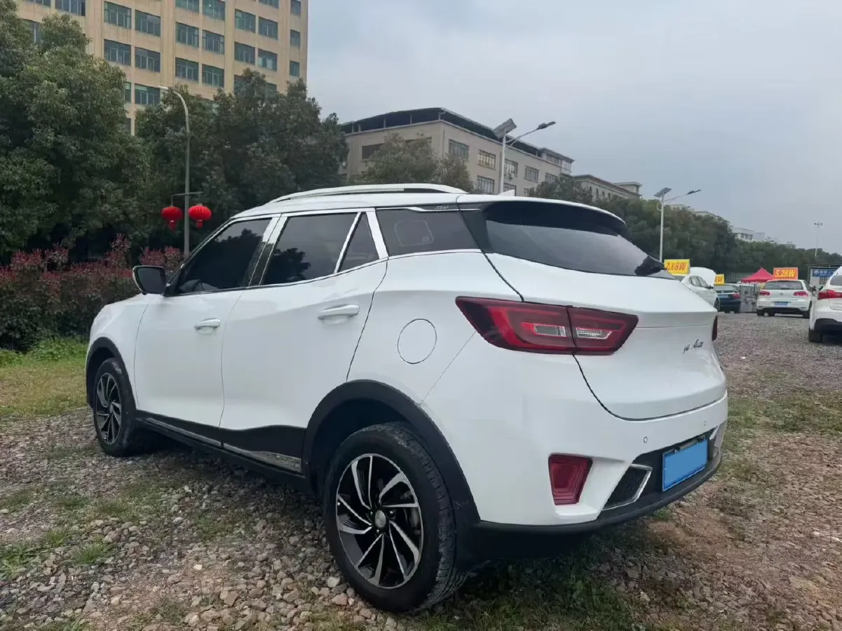 2017 Zotye T300 1.5L 112HP L4 5MT,autocango,china used car exporter,china ev exporter,chinese used car exporter,chinese used ev exporter