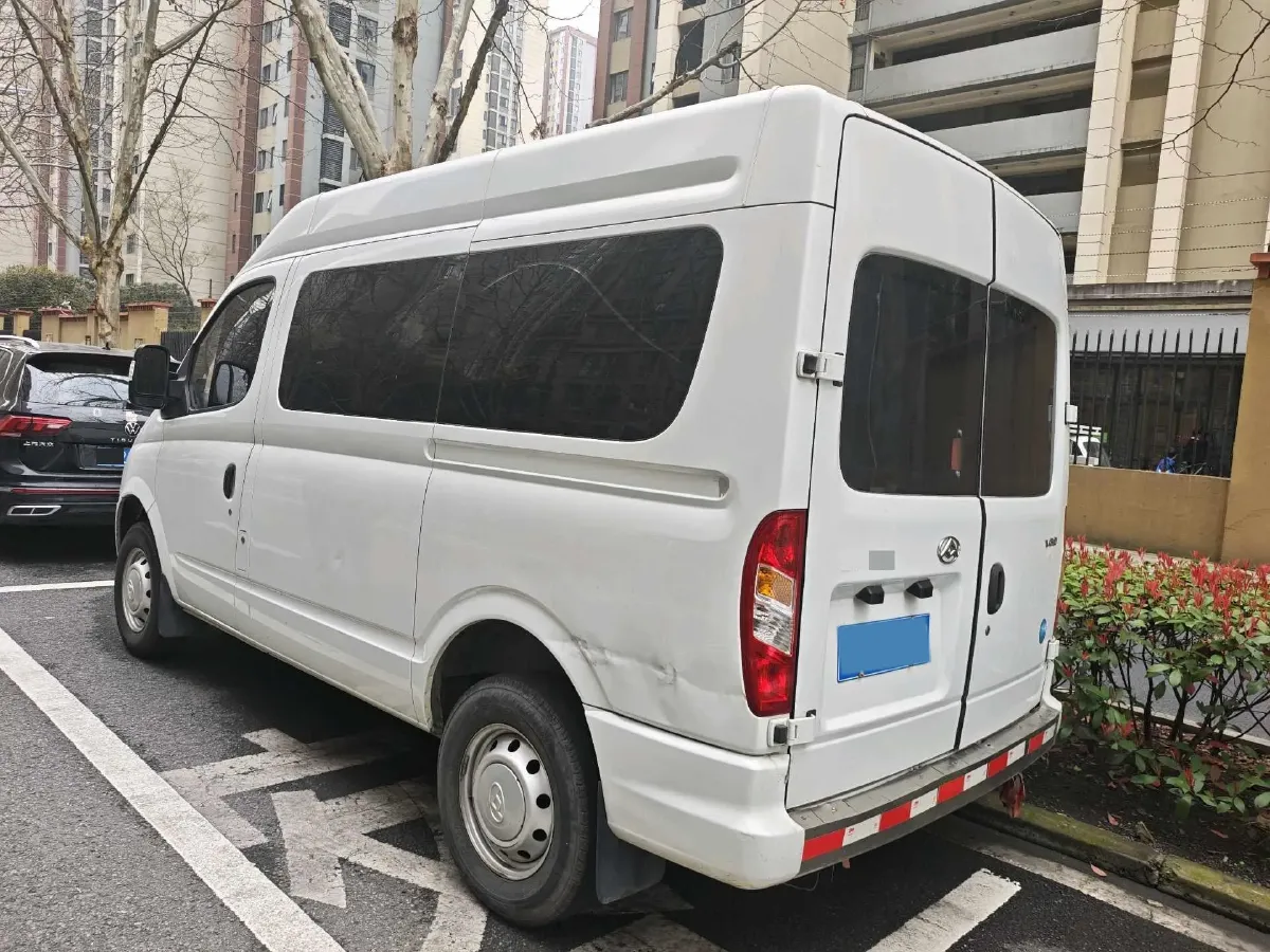 2021 MAXUS XinTu V80 2.0T 127HP L4 6MT,autocango,china used car exporter,china ev exporter,chinese used car exporter,chinese used ev exporter