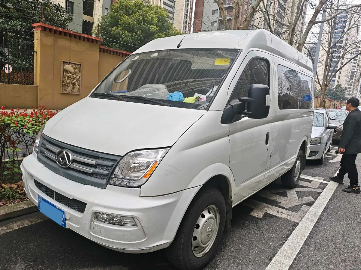 2021 MAXUS XinTu V80 2.0T 127HP L4 6MT,autocango,china used car exporter,china ev exporter,chinese used car exporter,chinese used ev exporter