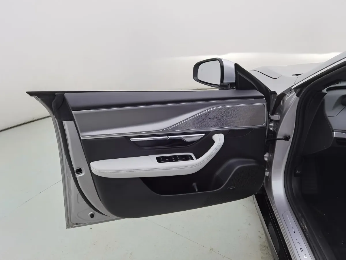 2023 Xpeng P7 BEV 86.2KWH,autocango,china used car exporter,china ev exporter,chinese used car exporter,chinese used ev exporter