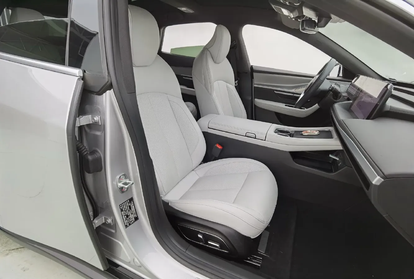 2023 Xpeng P7 BEV 86.2KWH,autocango,china used car exporter,china ev exporter,chinese used car exporter,chinese used ev exporter