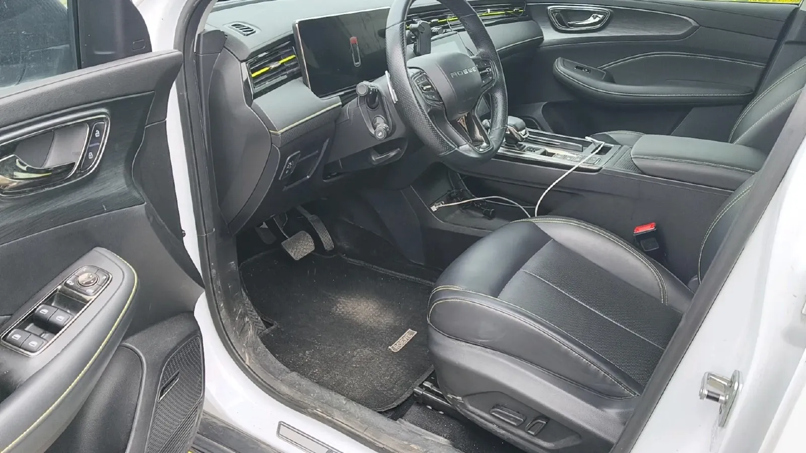 2021 Roewe RX5 1.5T 169HP L4 AMT PHEV 11.1KWH,autocango,china used car exporter,china ev exporter,chinese used car exporter,chinese used ev exporter