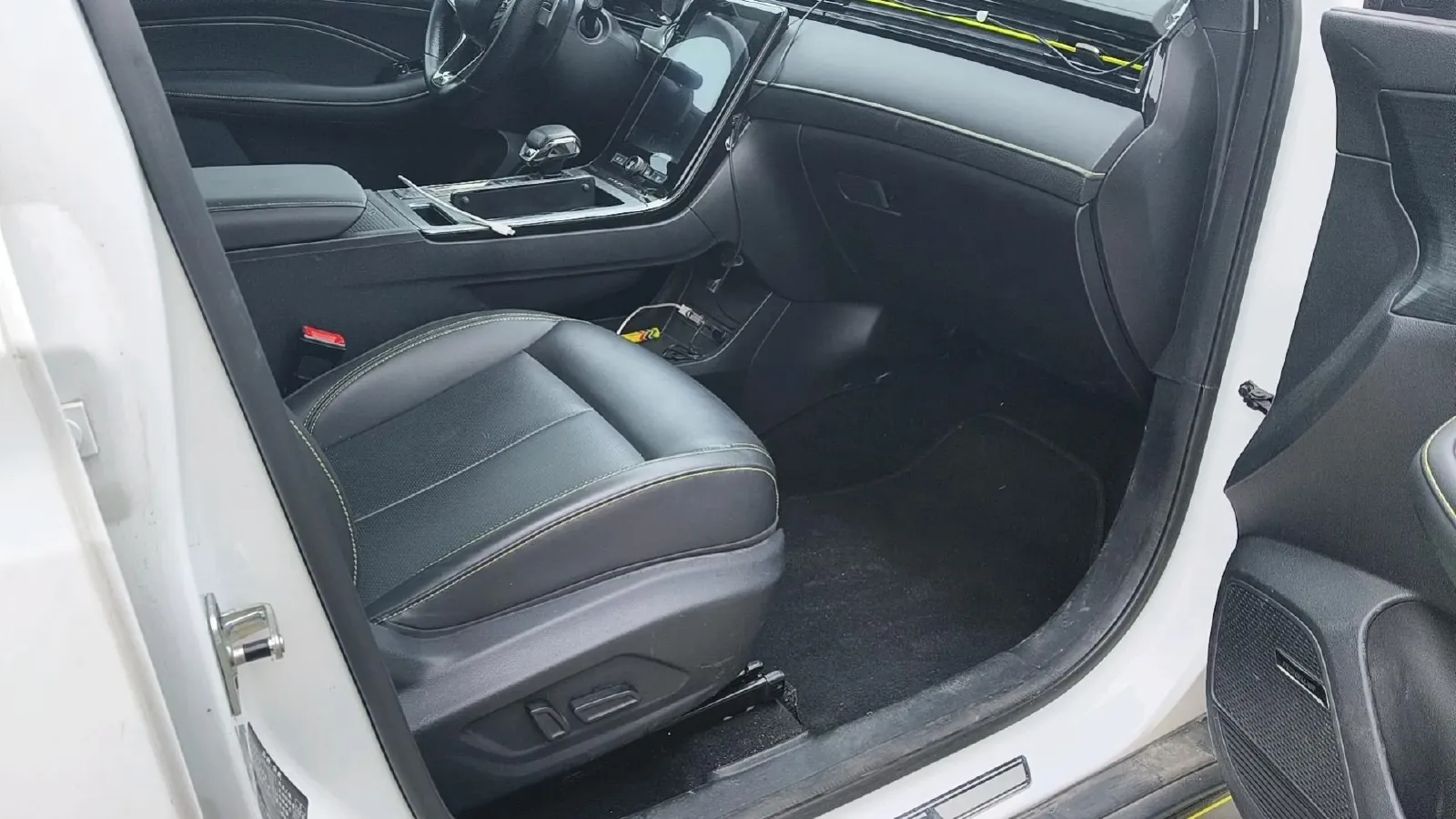 2021 Roewe RX5 1.5T 169HP L4 AMT PHEV 11.1KWH,autocango,china used car exporter,china ev exporter,chinese used car exporter,chinese used ev exporter