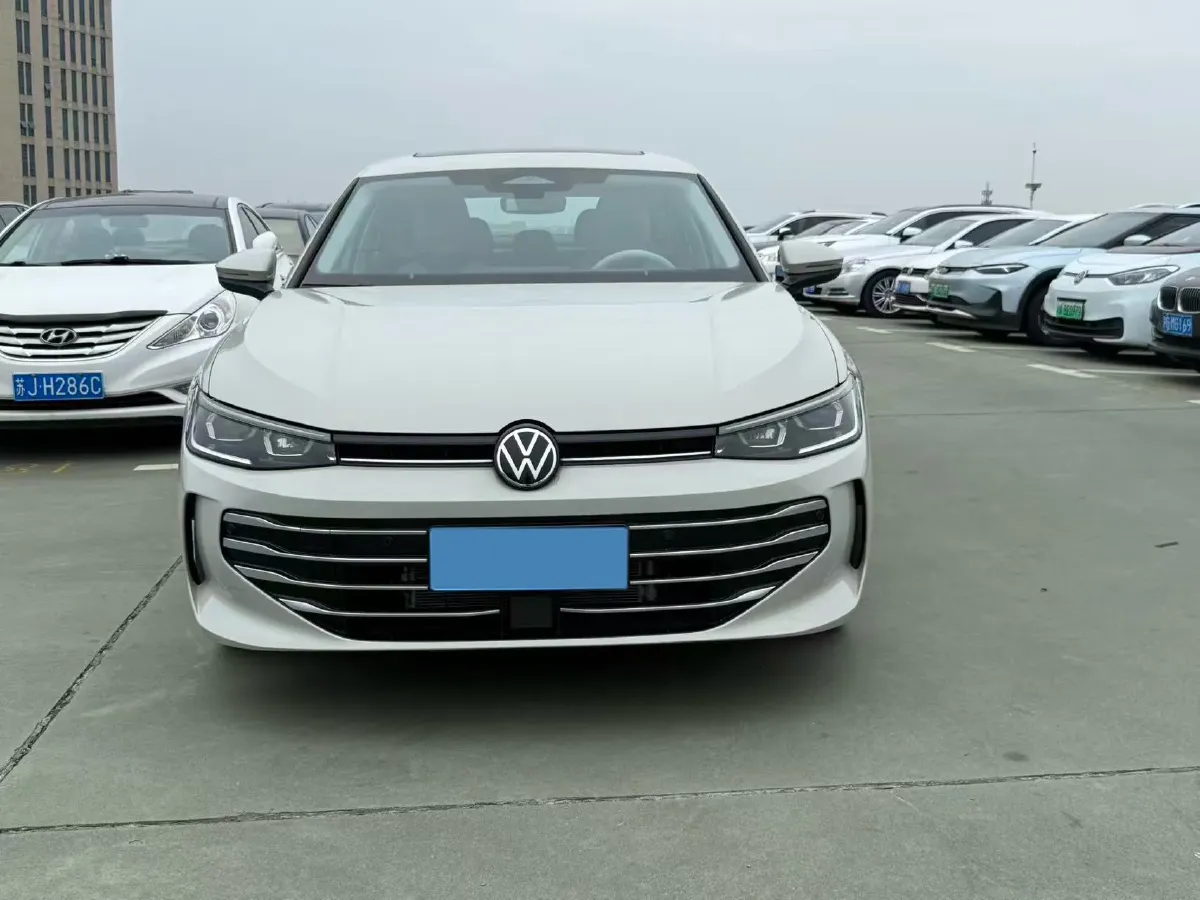 2025 Volkswagen Passat 1.5T 160HP L4 7DCT,autocango,china used car exporter,china ev exporter,chinese used car exporter,chinese used ev exporter