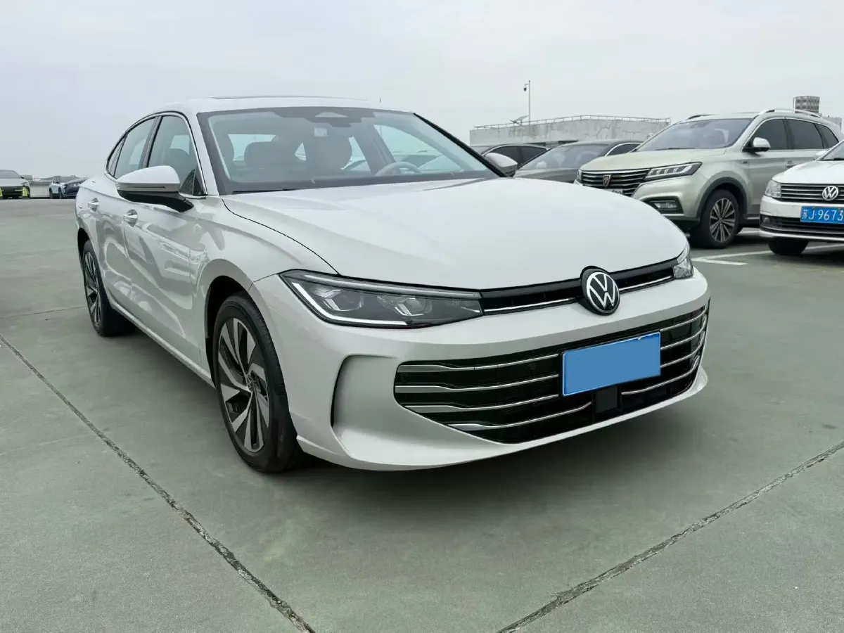 2025 Volkswagen Passat 1.5T 160HP L4 7DCT,autocango,china used car exporter,china ev exporter,chinese used car exporter,chinese used ev exporter