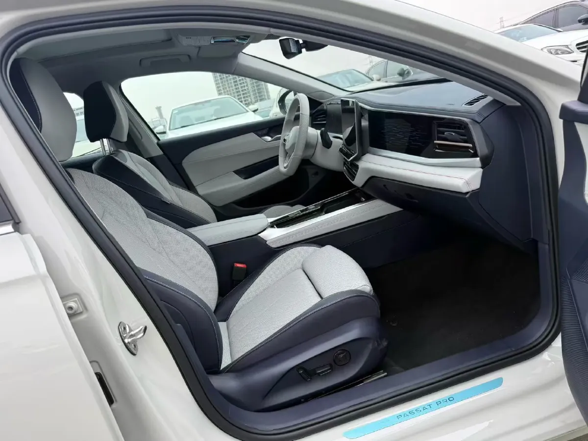 2025 Volkswagen Passat 1.5T 160HP L4 7DCT,autocango,china used car exporter,china ev exporter,chinese used car exporter,chinese used ev exporter