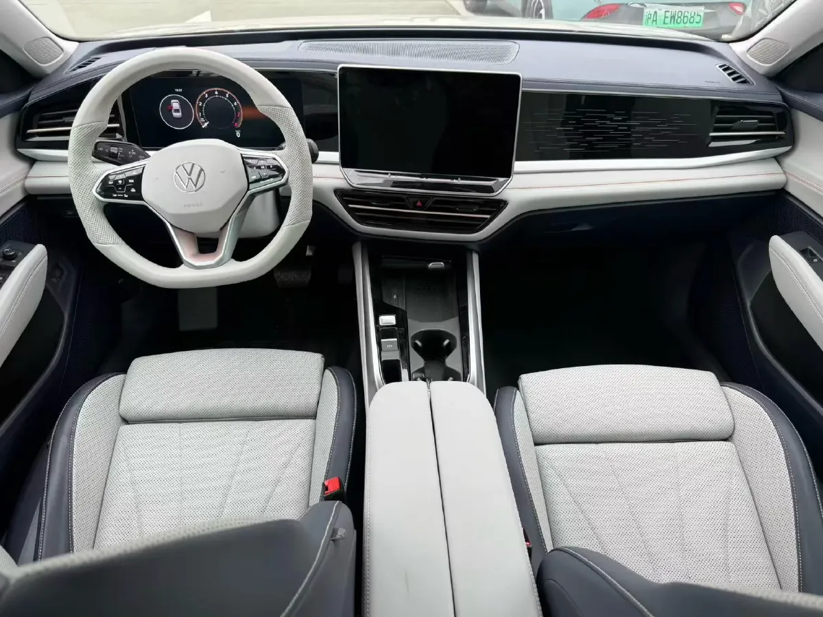 2025 Volkswagen Passat 1.5T 160HP L4 7DCT,autocango,china used car exporter,china ev exporter,chinese used car exporter,chinese used ev exporter