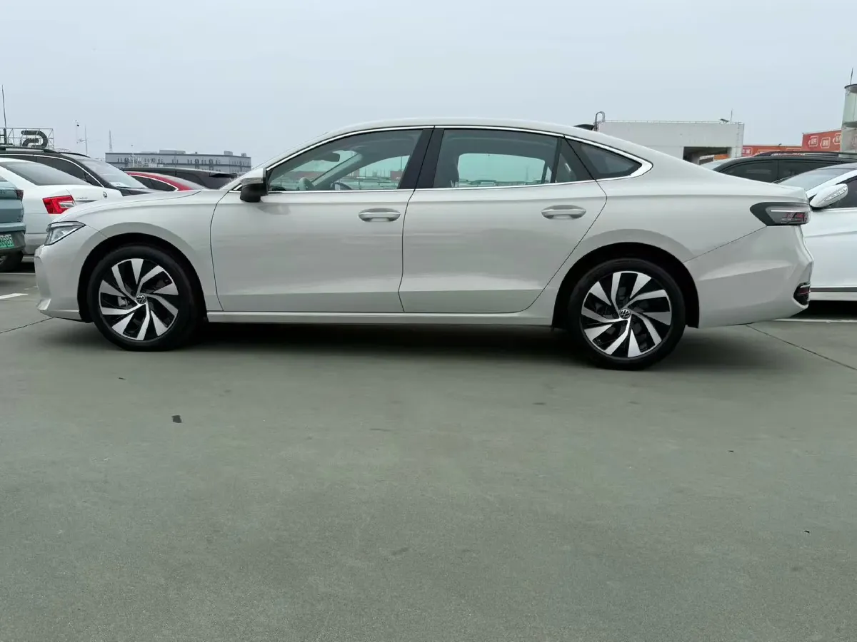 2025 Volkswagen Passat 1.5T 160HP L4 7DCT,autocango,china used car exporter,china ev exporter,chinese used car exporter,chinese used ev exporter