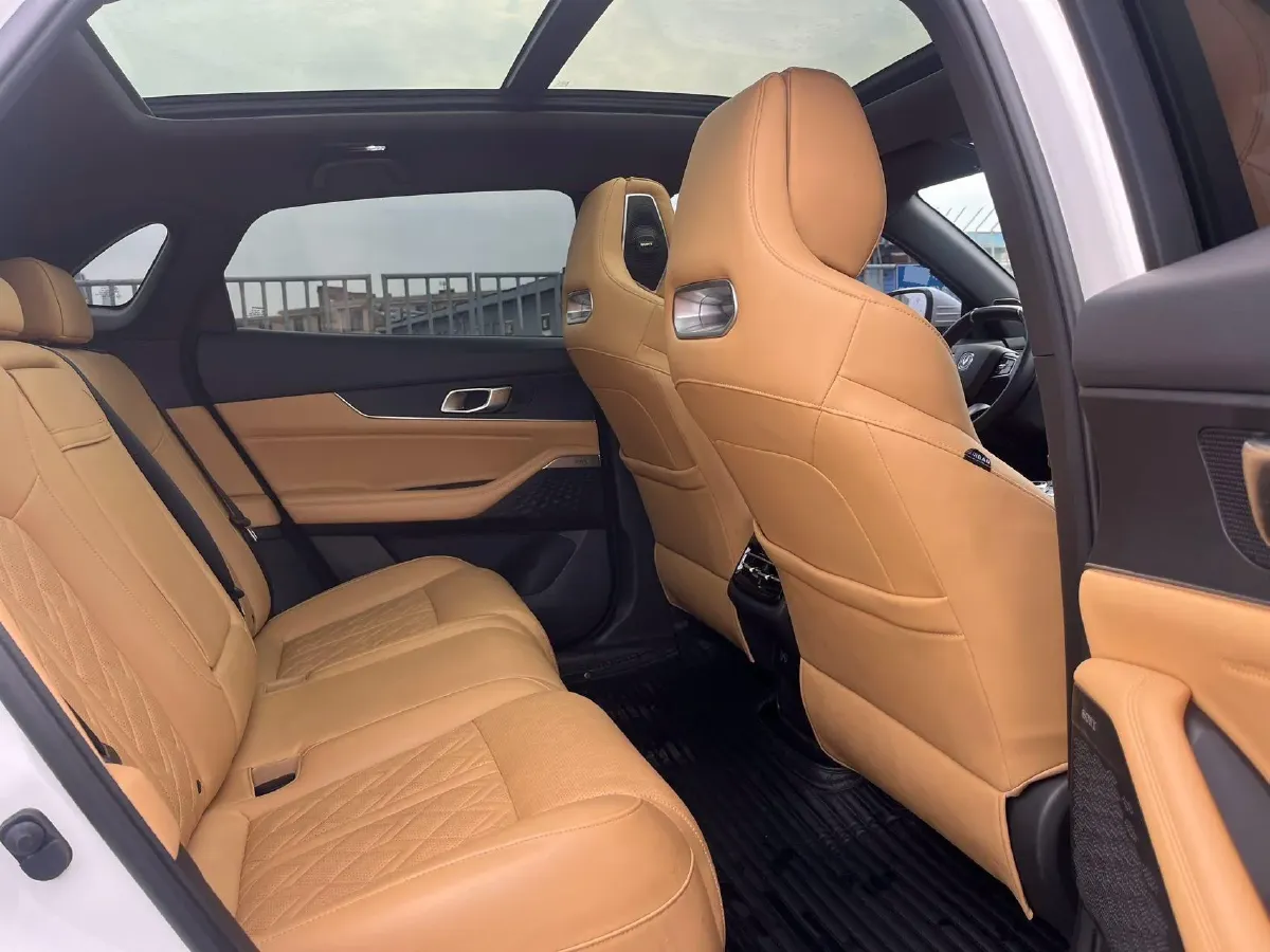 2021 ChangAn UNI-K 2.0T 233HP L4 8AT,autocango,china used car exporter,china ev exporter,chinese used car exporter,chinese used ev exporter