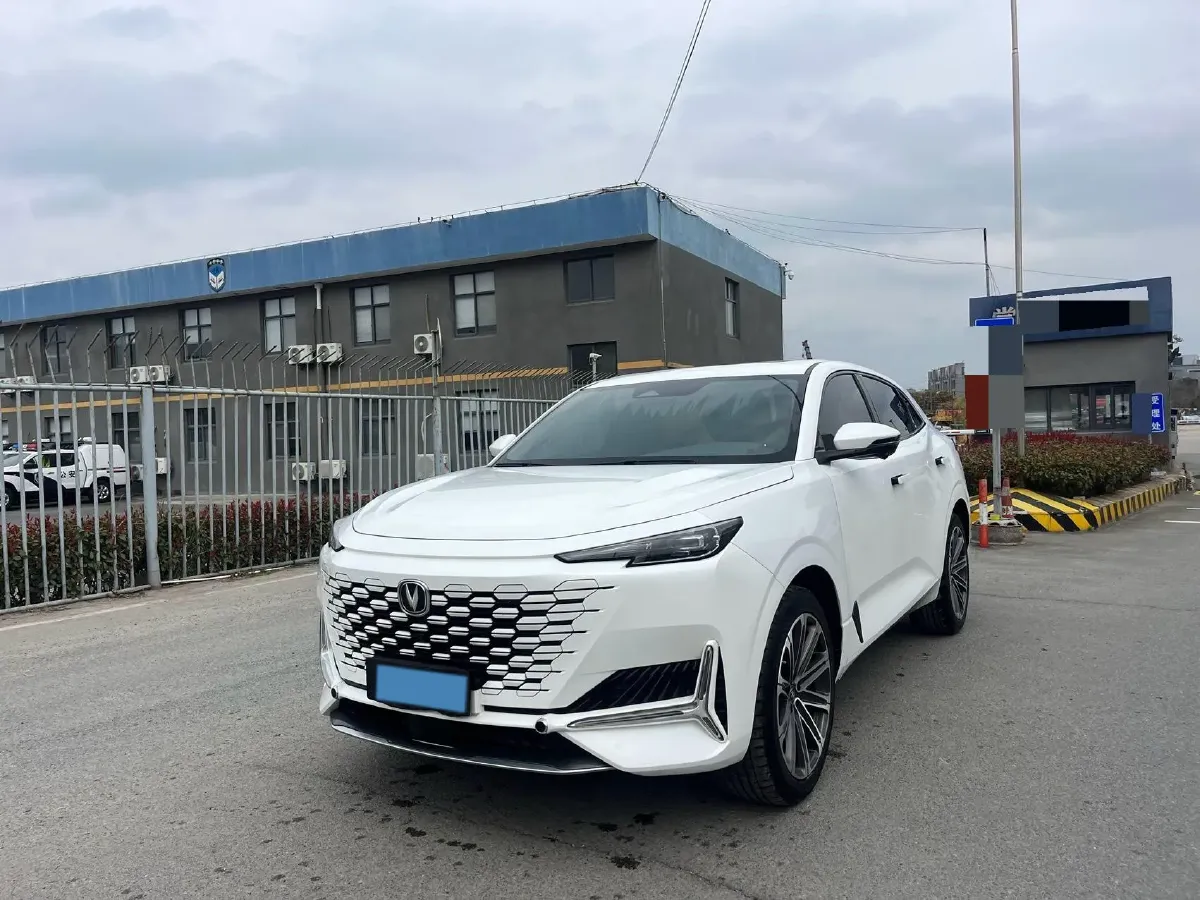 2021 ChangAn UNI-K 2.0T 233HP L4 8AT,autocango,china used car exporter,china ev exporter,chinese used car exporter,chinese used ev exporter