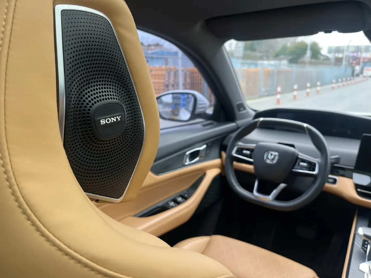 2021 ChangAn UNI-K 2.0T 233HP L4 8AT,autocango,china used car exporter,china ev exporter,chinese used car exporter,chinese used ev exporter