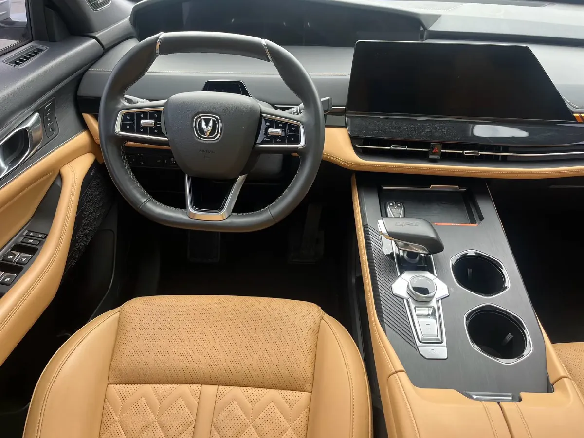 2021 ChangAn UNI-K 2.0T 233HP L4 8AT,autocango,china used car exporter,china ev exporter,chinese used car exporter,chinese used ev exporter