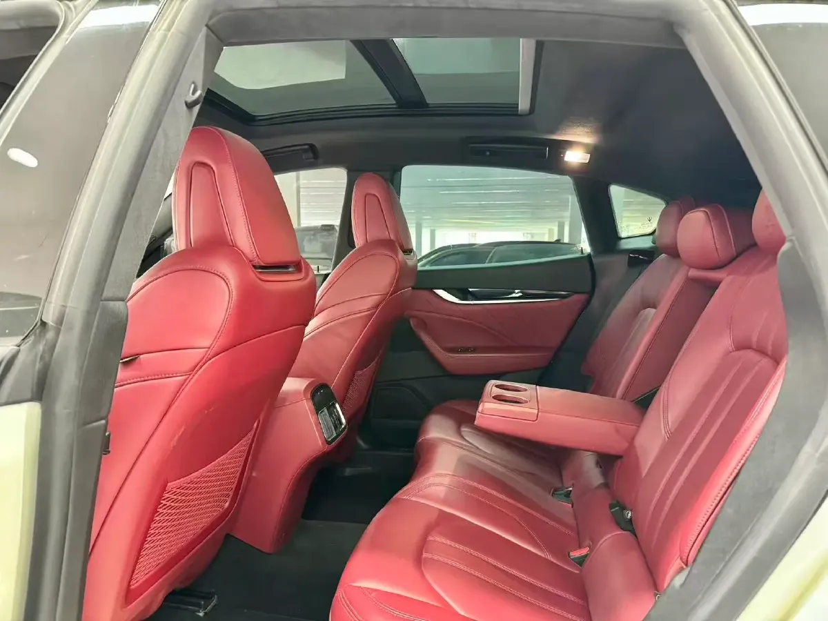 2022 Maserati Levante 3.0T 350HP V6 8AT,autocango,china used car exporter,china ev exporter,chinese used car exporter,chinese used ev exporter