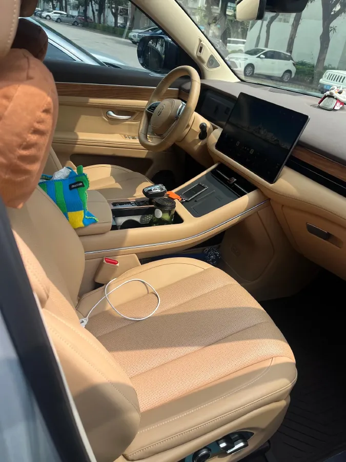 2024 AITO AITO M7 1.5T 152HP L4 REEV 40KWH,autocango,china used car exporter,china ev exporter,chinese used car exporter,chinese used ev exporter