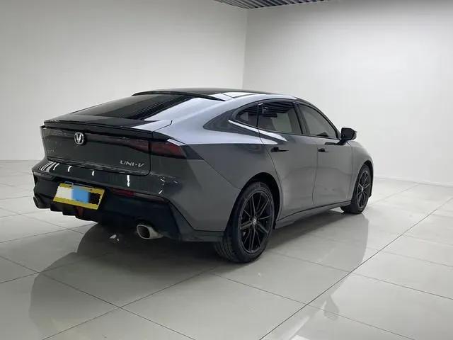 2023 ChangAn UNI-V 1.5T 188HP L4 7DCT,autocango,china used car exporter,china ev exporter,chinese used car exporter,chinese used ev exporter