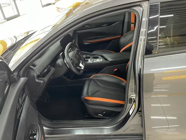 2023 ChangAn UNI-V 1.5T 188HP L4 7DCT,autocango,china used car exporter,china ev exporter,chinese used car exporter,chinese used ev exporter