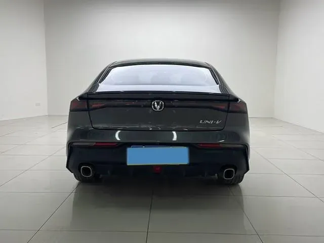 2023 ChangAn UNI-V 1.5T 188HP L4 7DCT,autocango,china used car exporter,china ev exporter,chinese used car exporter,chinese used ev exporter
