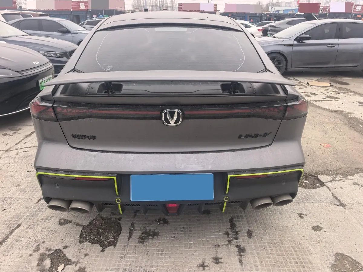 2022 ChangAn UNI-V 2.0T 233HP L4 8AT,autocango,china used car exporter,china ev exporter,chinese used car exporter,chinese used ev exporter