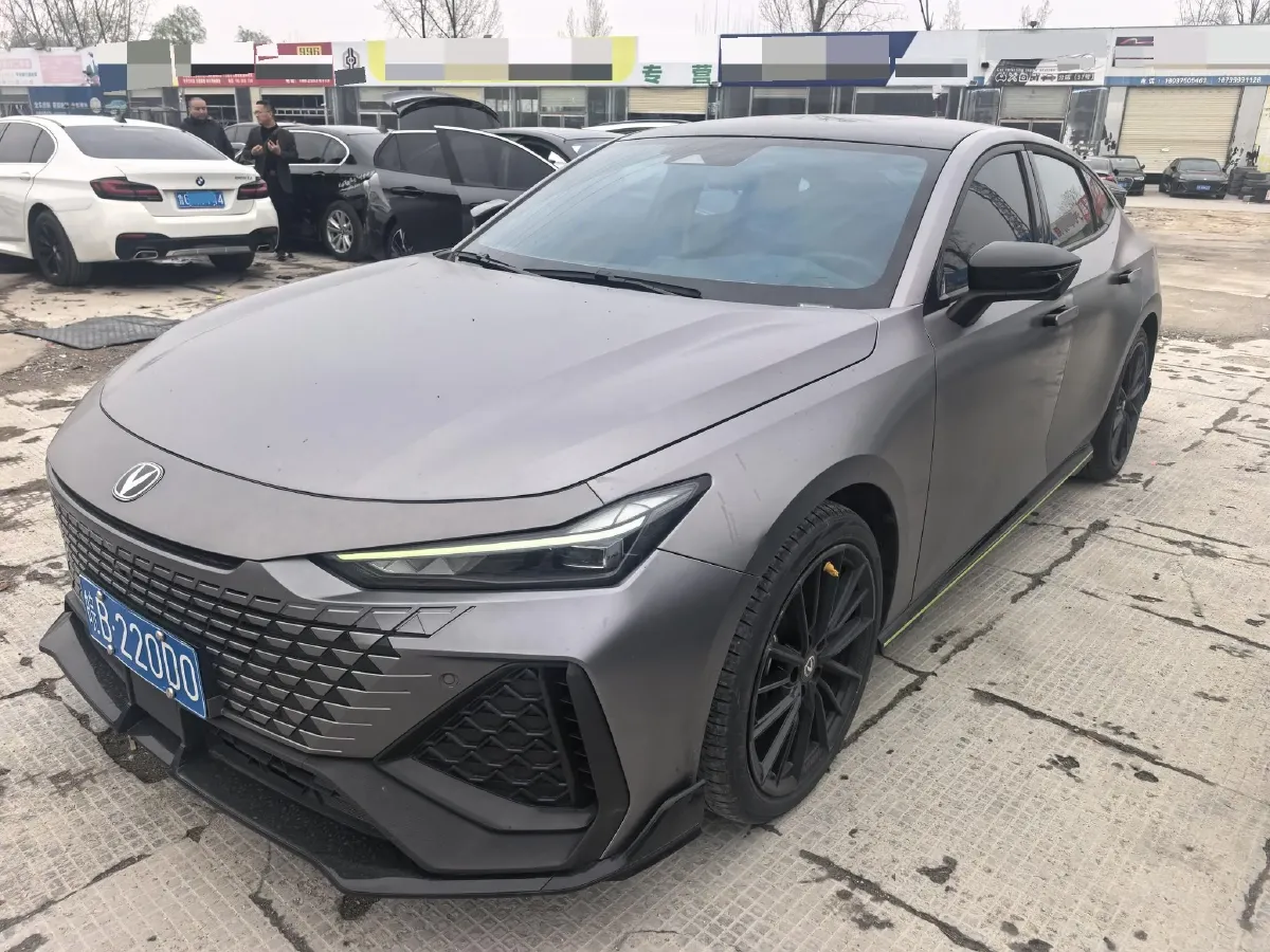 2022 ChangAn UNI-V 2.0T 233HP L4 8AT,autocango,china used car exporter,china ev exporter,chinese used car exporter,chinese used ev exporter