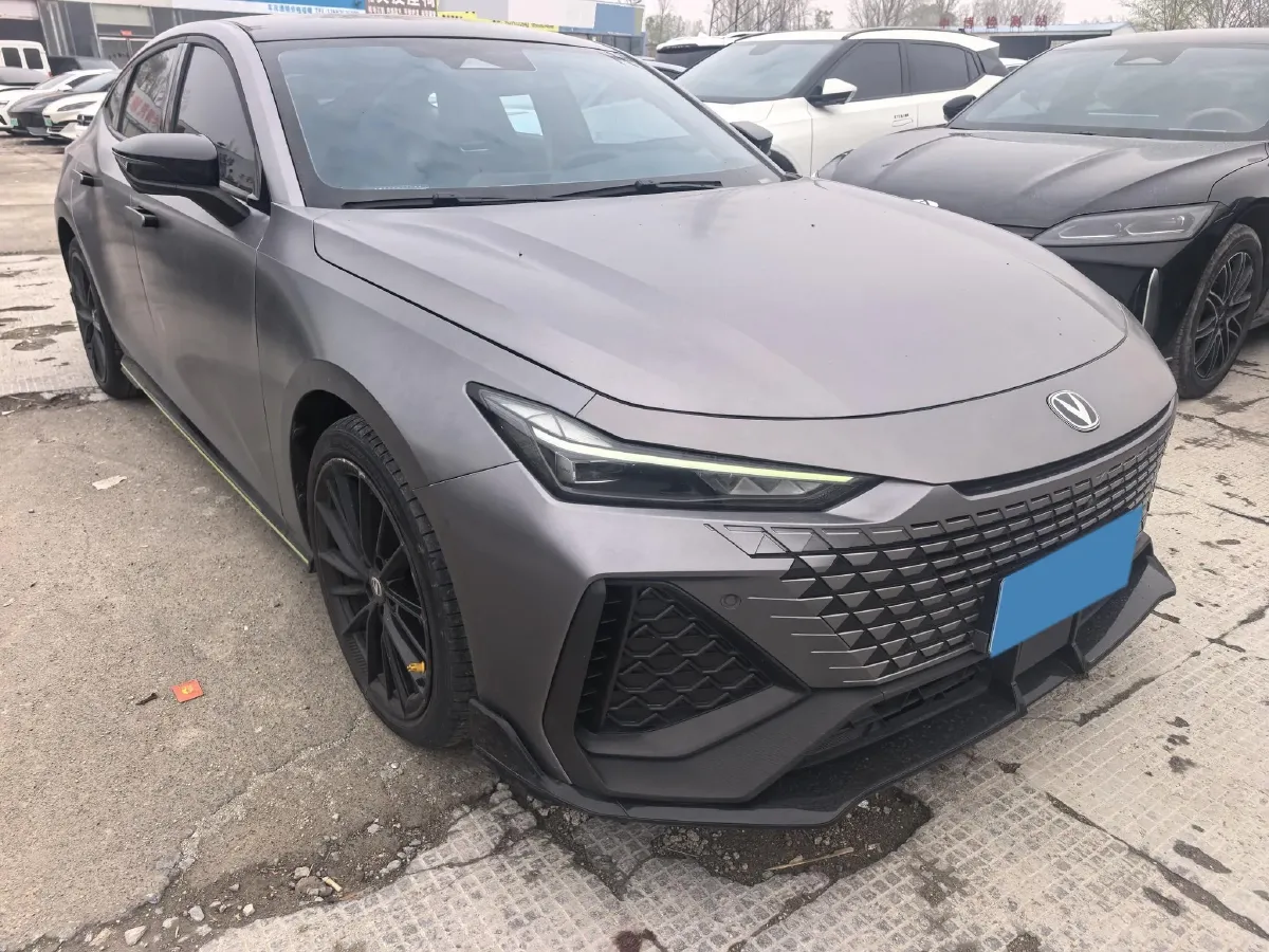 2022 ChangAn UNI-V 2.0T 233HP L4 8AT,autocango,china used car exporter,china ev exporter,chinese used car exporter,chinese used ev exporter