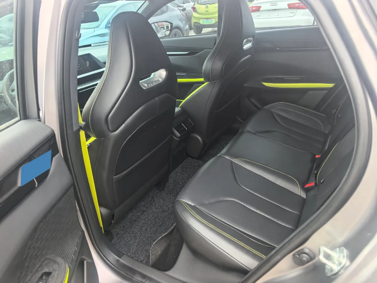 2022 ChangAn UNI-V 2.0T 233HP L4 8AT,autocango,china used car exporter,china ev exporter,chinese used car exporter,chinese used ev exporter