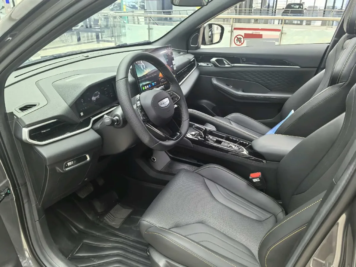 2025 Geely Coolray 1.5T 181HP L4 7DCT,autocango,china used car exporter,china ev exporter,chinese used car exporter,chinese used ev exporter