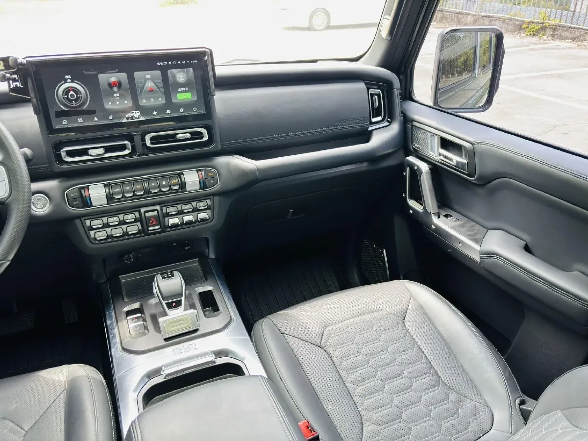 2024 212 212 T01 2.0T 252HP L4 8AT,autocango,china used car exporter,china ev exporter,chinese used car exporter,chinese used ev exporter