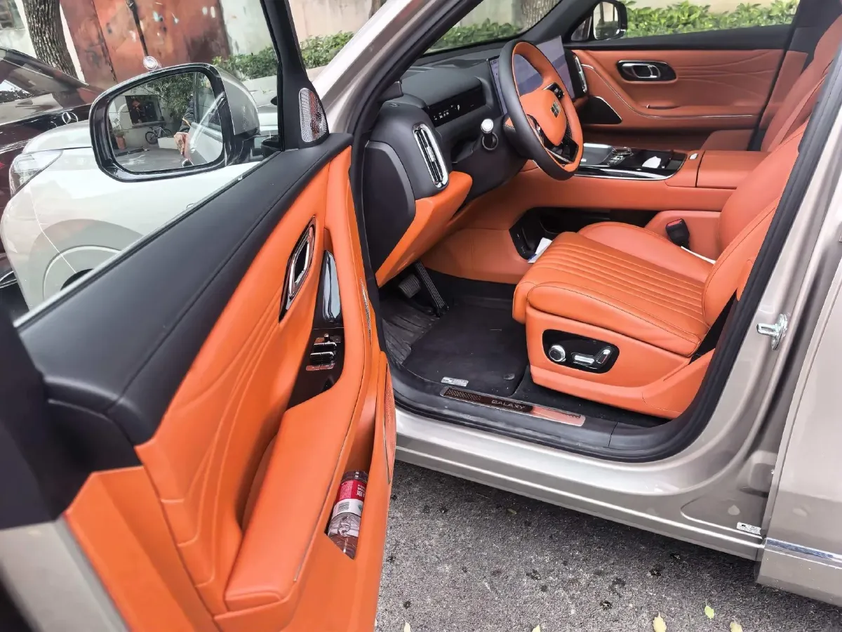 2025 Volkswagen Tiguan L 2.0T 220HP L4 7DCT,autocango,china used car exporter,china ev exporter,chinese used car exporter,chinese used ev exporter