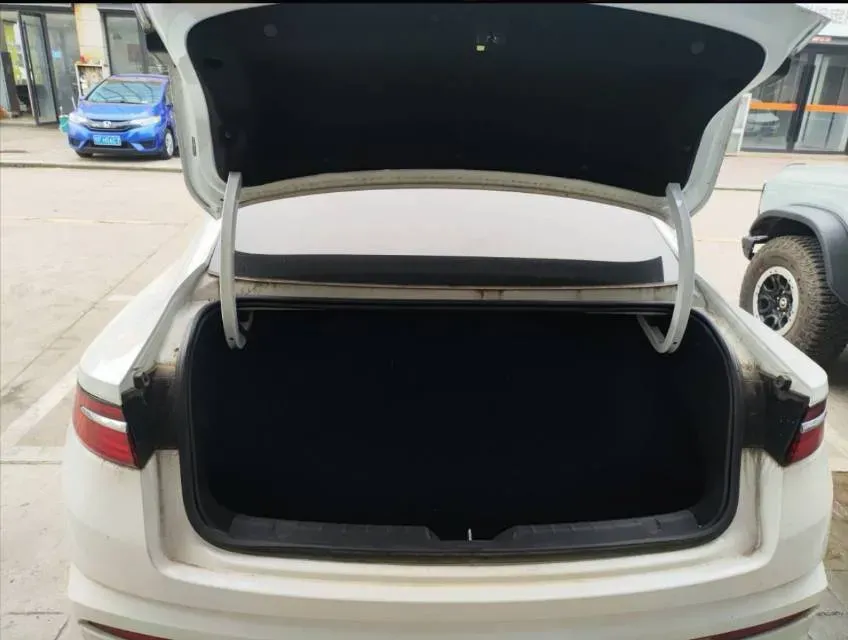 2021 Geely Preface 2.0T 190HP L4 7DCT,autocango,china used car exporter,china ev exporter,chinese used car exporter,chinese used ev exporter