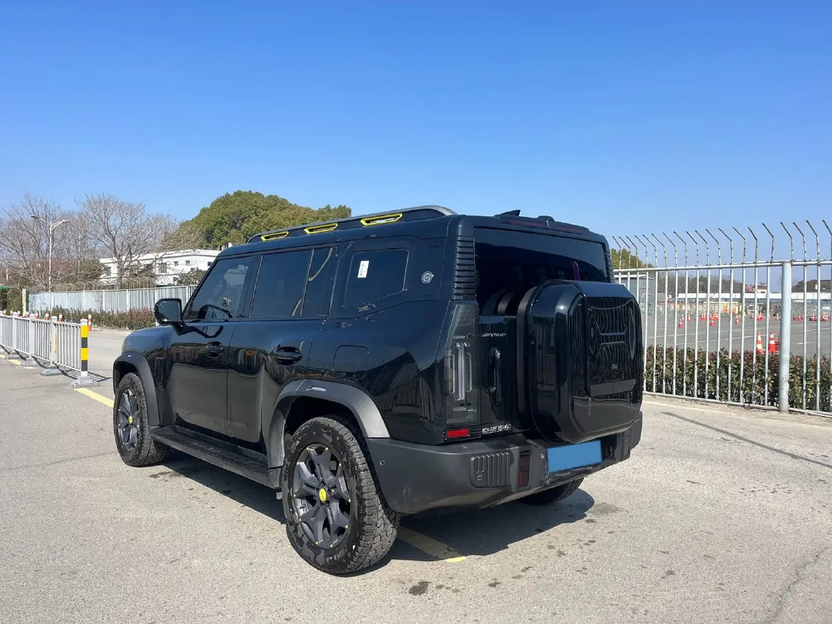 2024 Jetour Traveller 2.0T 254HP L4 7DCT,autocango,china used car exporter,china ev exporter,chinese used car exporter,chinese used ev exporter