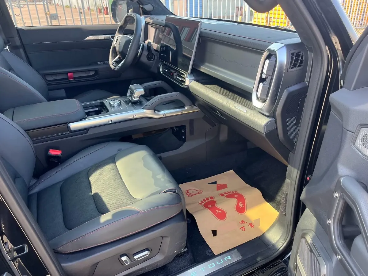 2024 Jetour Traveller 2.0T 254HP L4 7DCT,autocango,china used car exporter,china ev exporter,chinese used car exporter,chinese used ev exporter